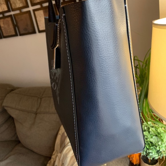 SOLD⛔️Authentic Coach pebbled Leather and suede logo snap tote - Picture 9 of 14